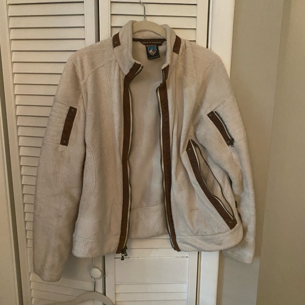 Very soft and warm light weight